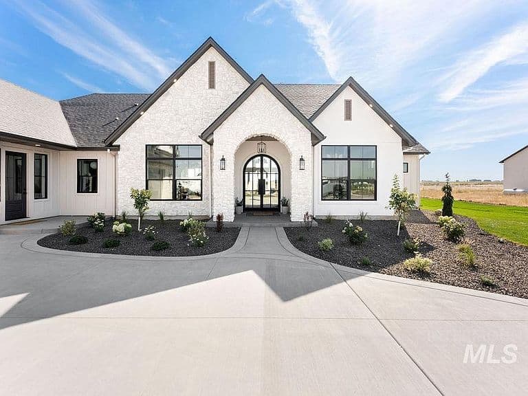 7771 Minam Dr photo 2