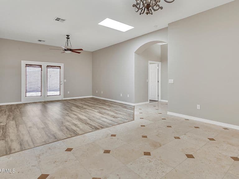 8713 E SANDTRAP Court photo 2