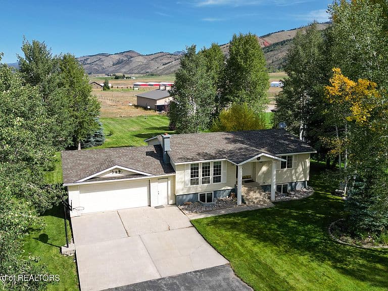 79 Twin Cliffs Rd photo 2