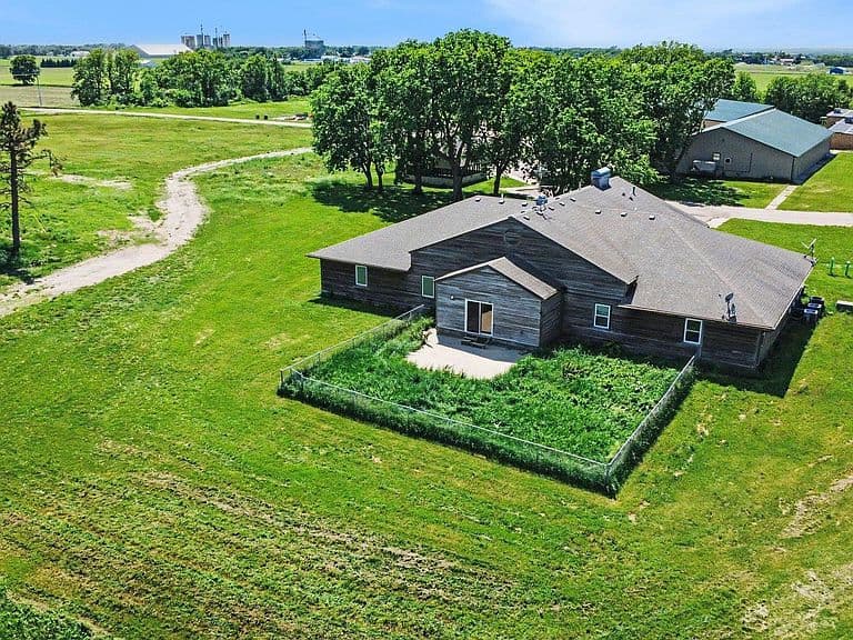 47256 State Highway 46 photo 2
