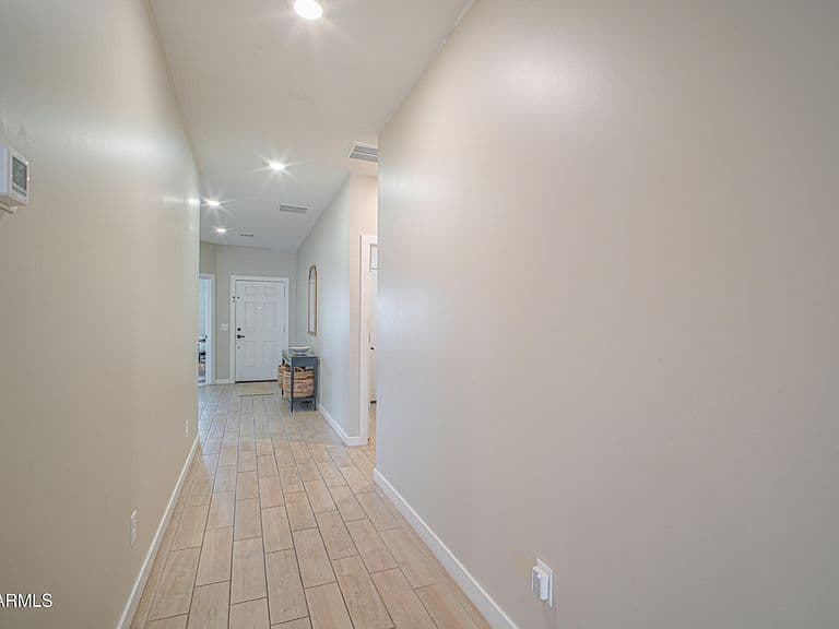 35266 W Santa Barbara Avenue photo 4