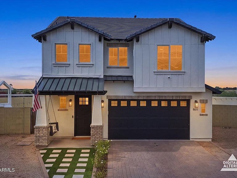 8611 E FOX Street photo 1