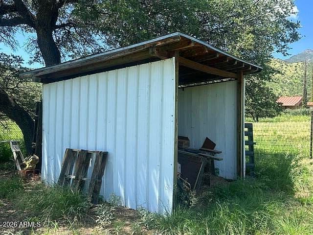 8112 S HIGH Road photo 5