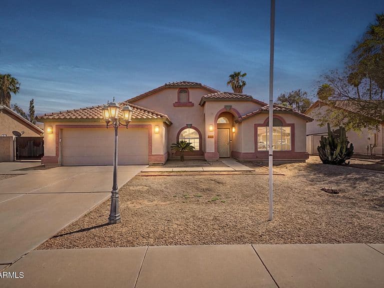 1259 E SUNSET Drive photo 1