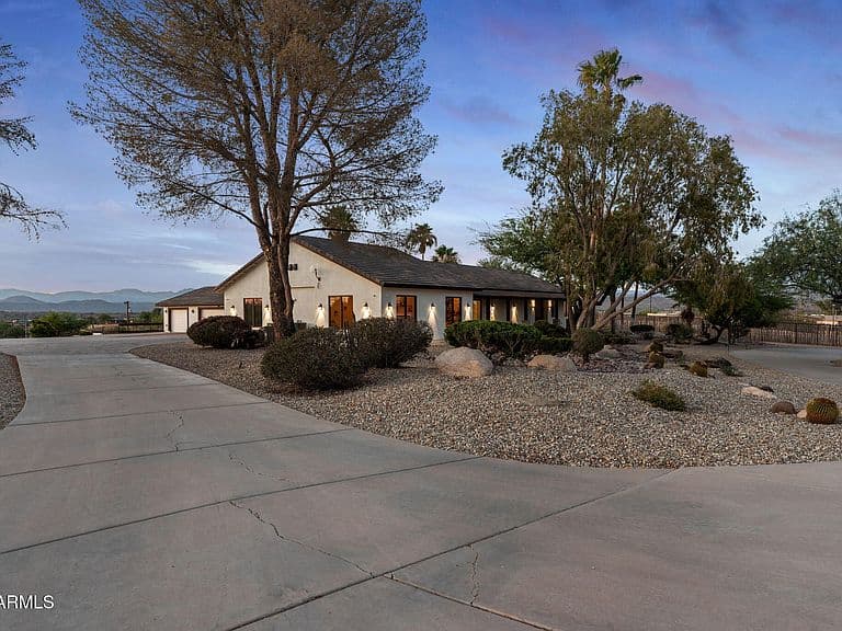 1025 Los Altos Drive photo 3