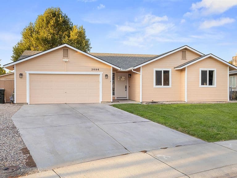 2096 NW 9th Pl photo 1