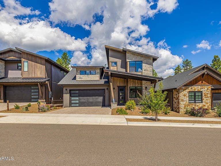 1818 E MAGNOLIA Drive photo 1