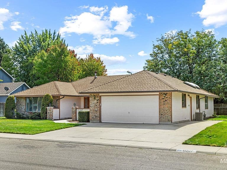 11207 W Bridgetower Dr photo 3