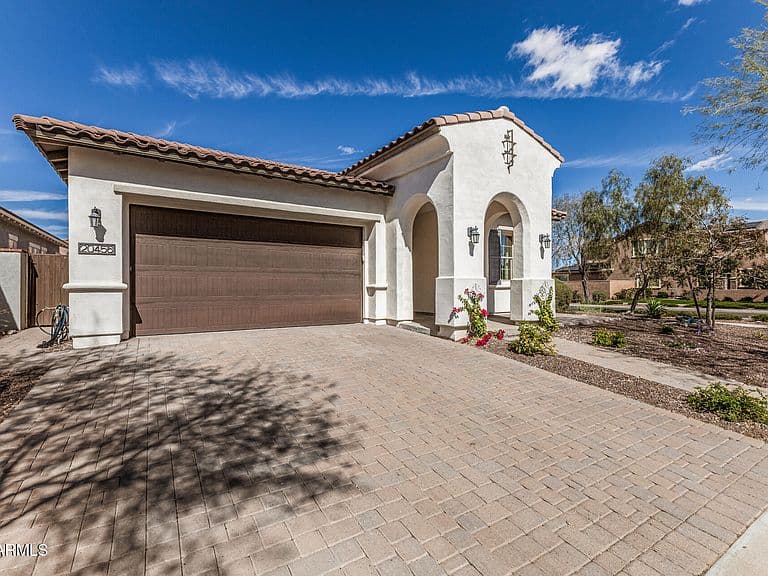 20456 W Legend Trl photo 3