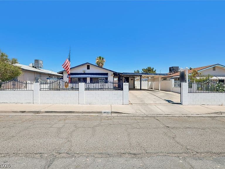 4832 Lana Dr photo 1