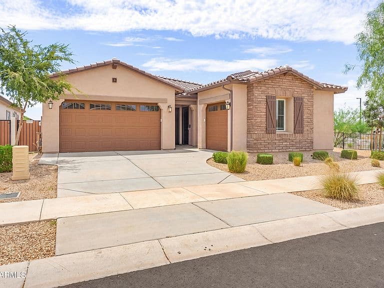 15053 W DESERT HOLLOW Drive photo 1