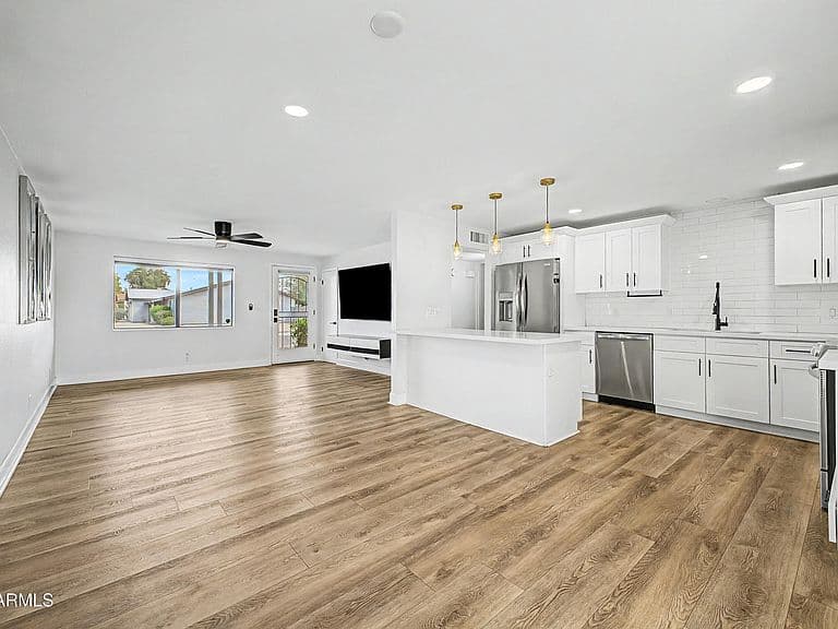 4101 E CALAVAR Road photo 1