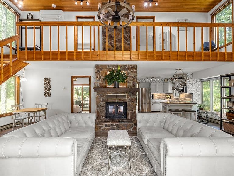2282 Cedar Ln photo 2