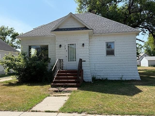 213 11th St N photo 1