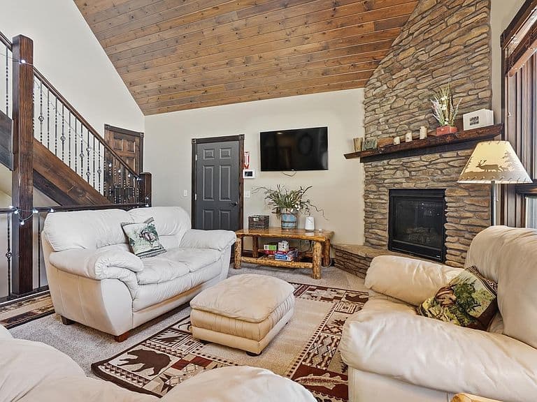 21244 Rubys Way photo 3