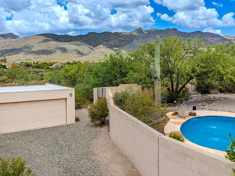 4317 N Drake Pl photo 4