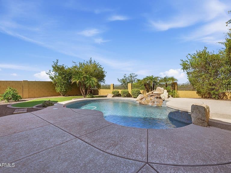 8312 E JENSEN Circle photo 4