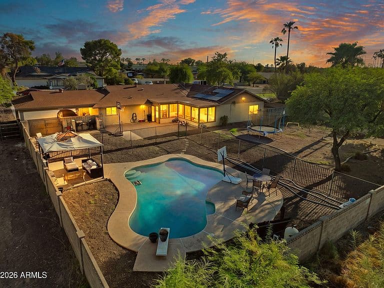 7330 W ANGELA Drive photo 1