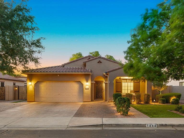 1444 E AZALEA Drive photo 2