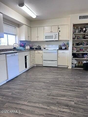 7136 W LEWIS Avenue photo 4