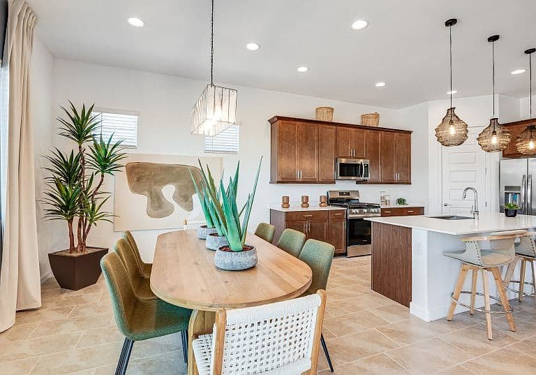 8022 W Tether Trl photo 4