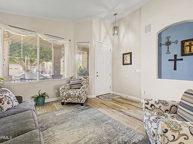 6982 W IRMA Lane photo 4