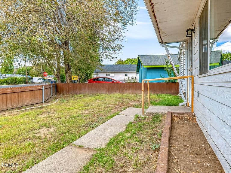 2624 N 1st St photo 4