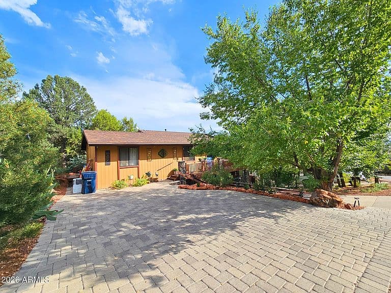 390 Coffee Pot Drive photo 2
