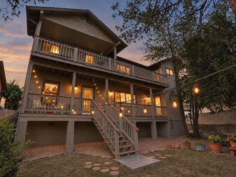 1117 N Bavarian Way photo 3