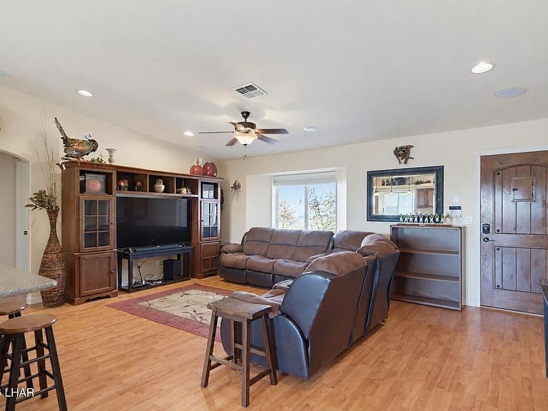 1547 Hawkeye Dr photo 5