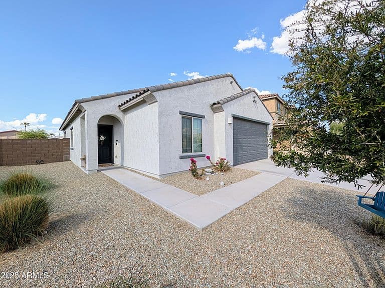 24458 W VERLEA Drive photo 2