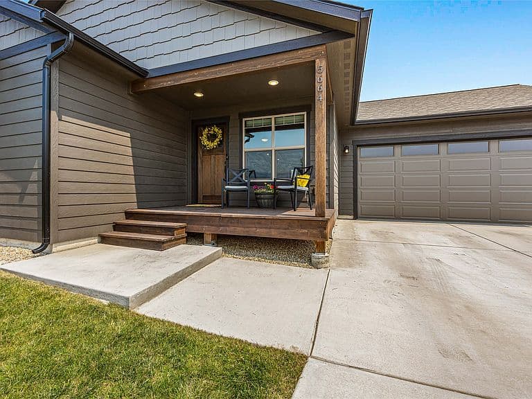 5664 Lonesome Dove Ln photo 2