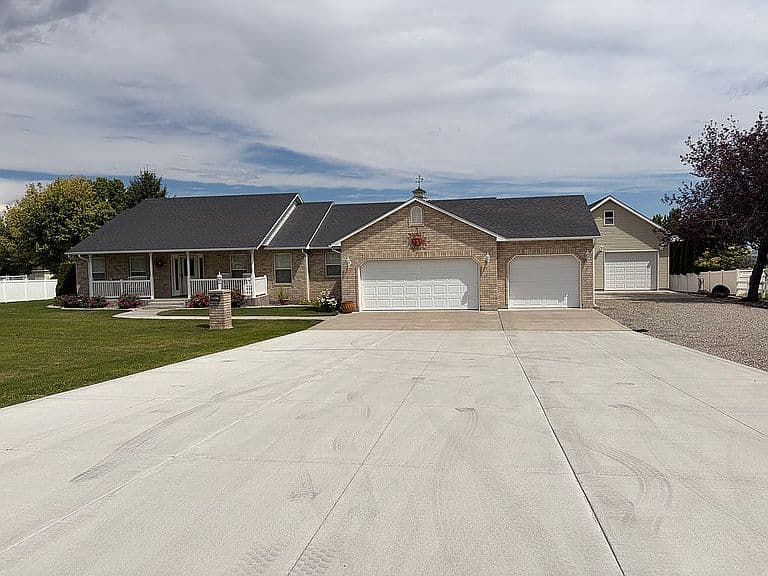 2510 E 3719 N photo 1