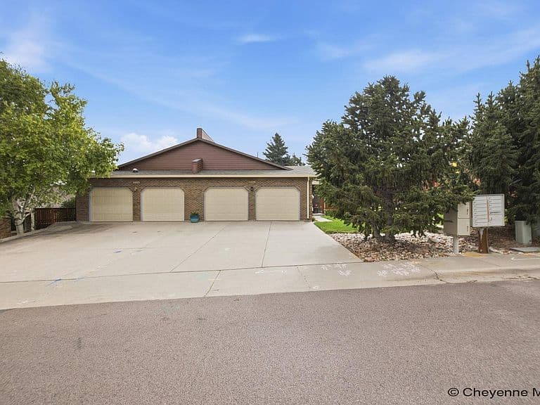5329 Hacker Ct photo 3