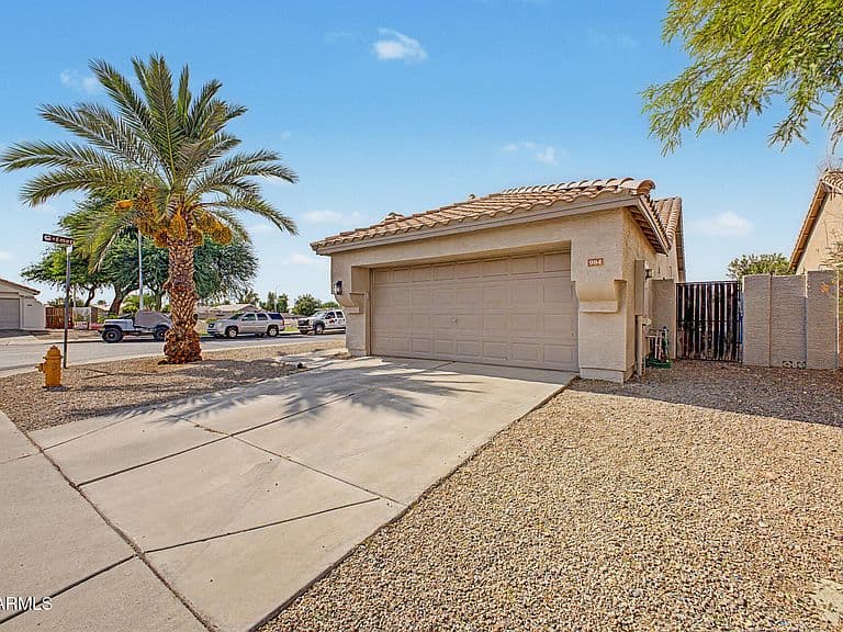 984 W MORELOS Street photo 2