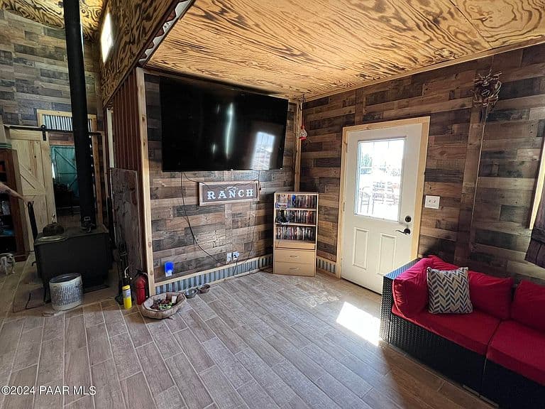 47 N Humble Ln photo 5
