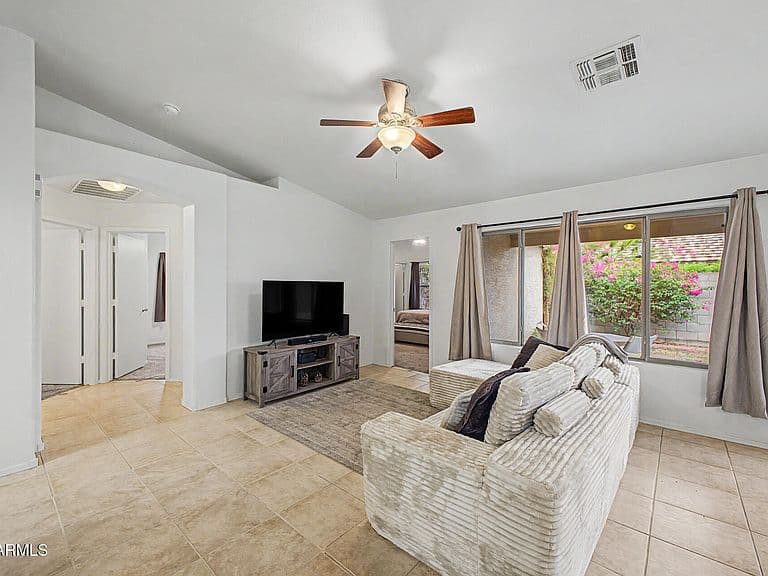725 E LONG Avenue photo 4