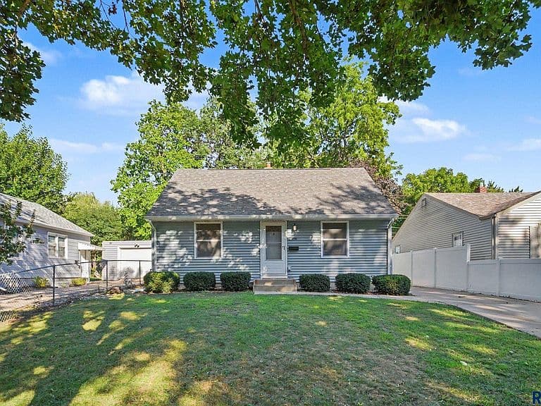 2308 S Glendale Ave photo 1