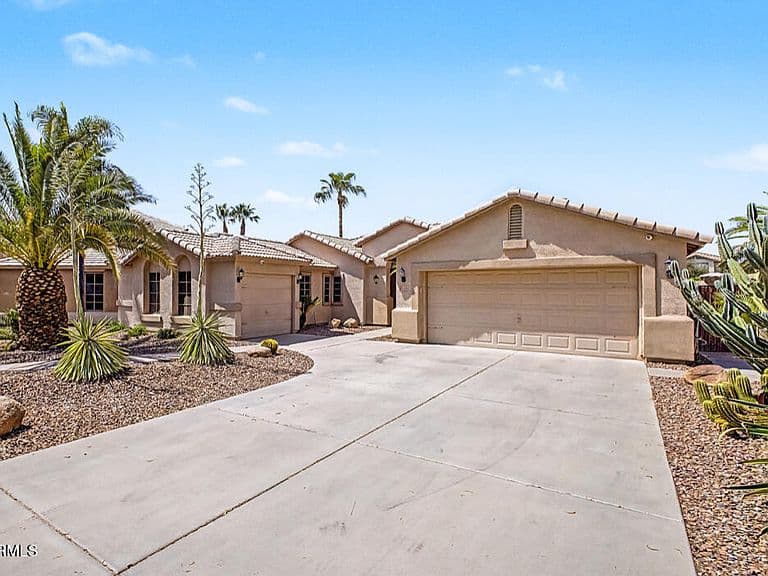 11218 E RAFAEL Avenue photo 2