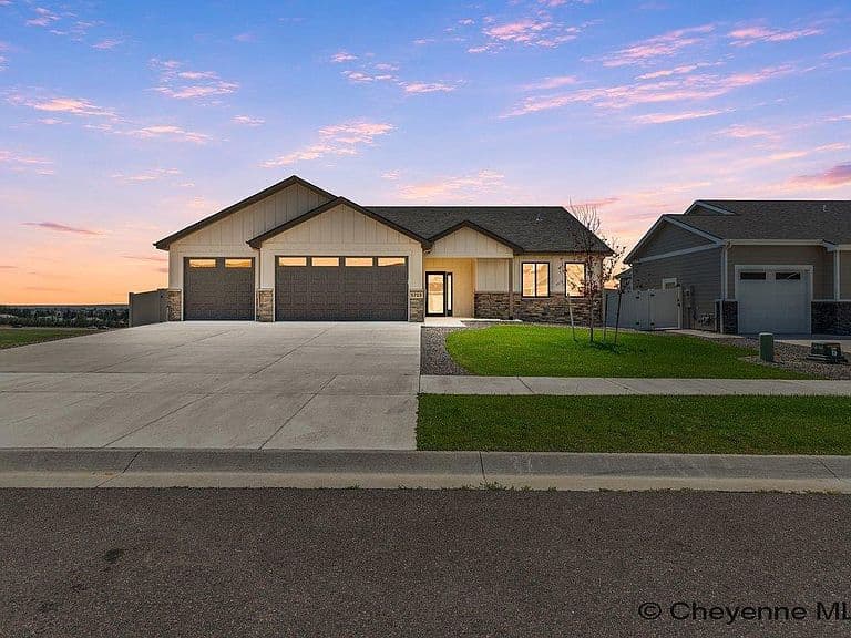 5713 Opal Dr photo 2