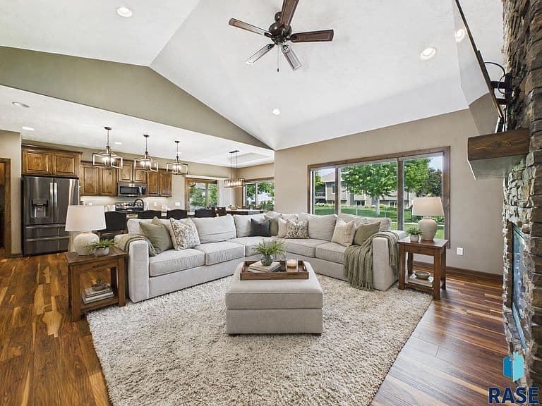 1008 S Torrey Pine Ln photo 3