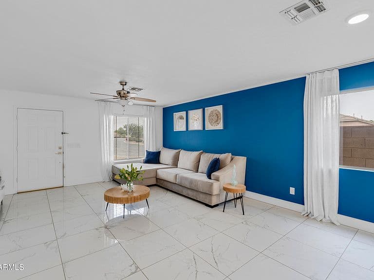 30052 N SUNRAY Drive photo 5