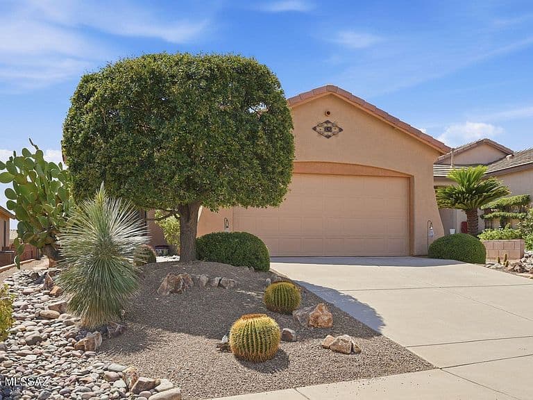 550 W Astruc Dr photo 2