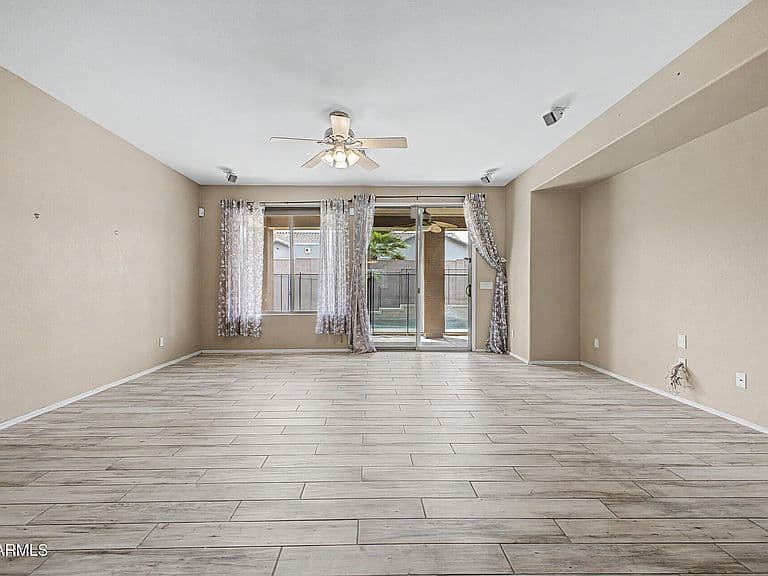 18585 E RYAN Road photo 5