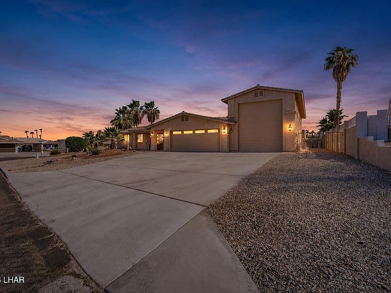 2170 Rudolph Dr photo 2