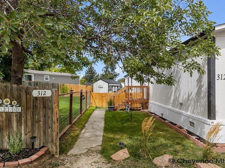 312 Walker Ln photo 2