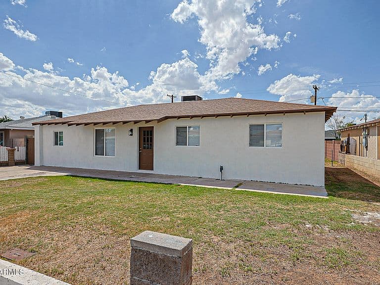 4212 N 47TH Drive photo 1
