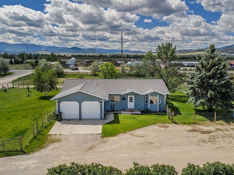 3120 Baldy Dr photo 1