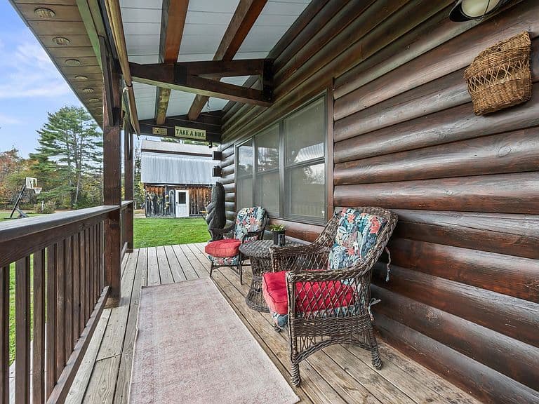 484 Lang Road photo 5