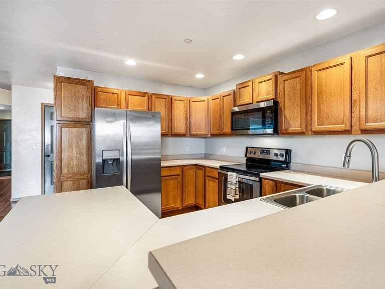 15 Sky Dr photo 4